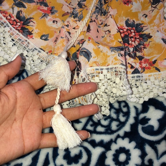 Shorts - Picture 2 of 4